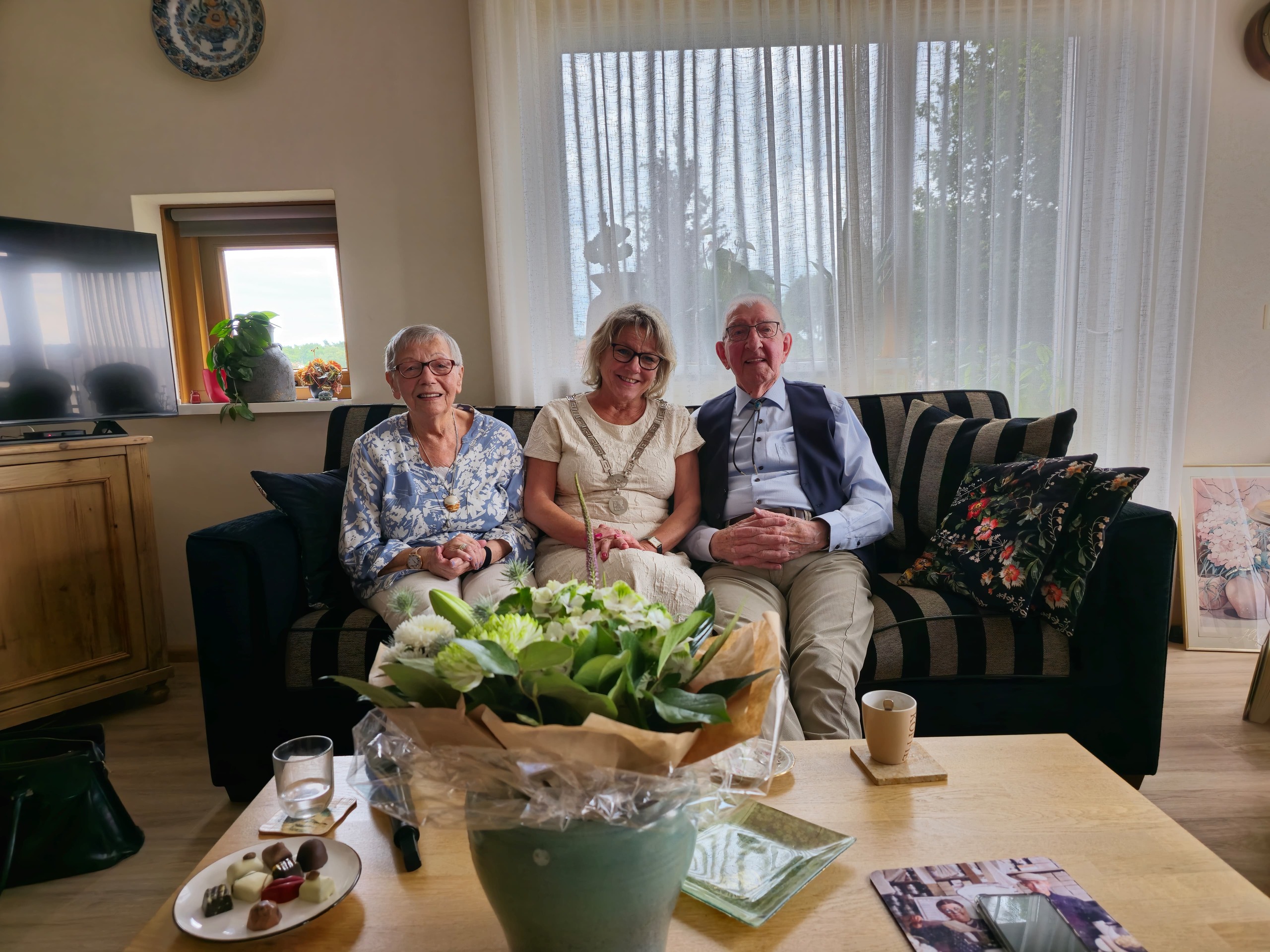  burgemeester Tanja Haseloop-Amsing bezoekt echtpaar G. van het Ende – H.J. Pleijster voor hun 70-jarig jubileum